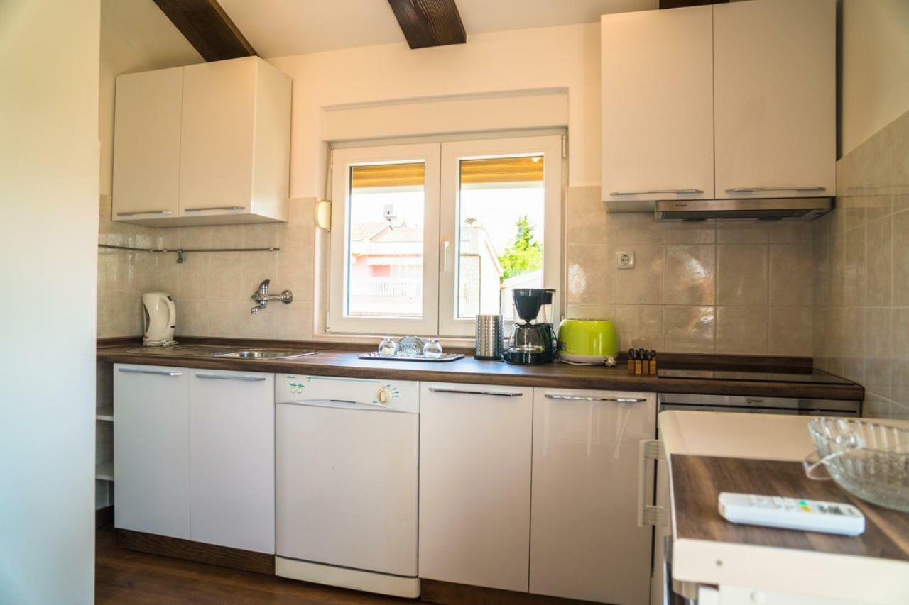 Anikol Apartments Selce Kültér fotó
